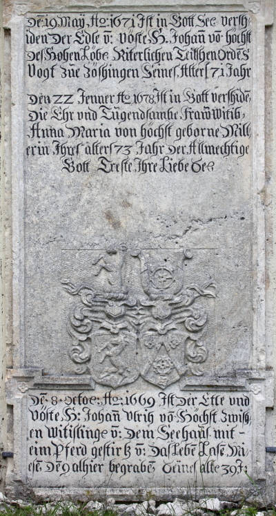 Grabplatte der Familie von Höchst in Zöschingen